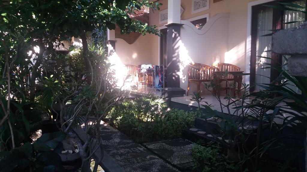 Warung Jemeluk & Home Stay آميدْ المظهر الخارجي الصورة