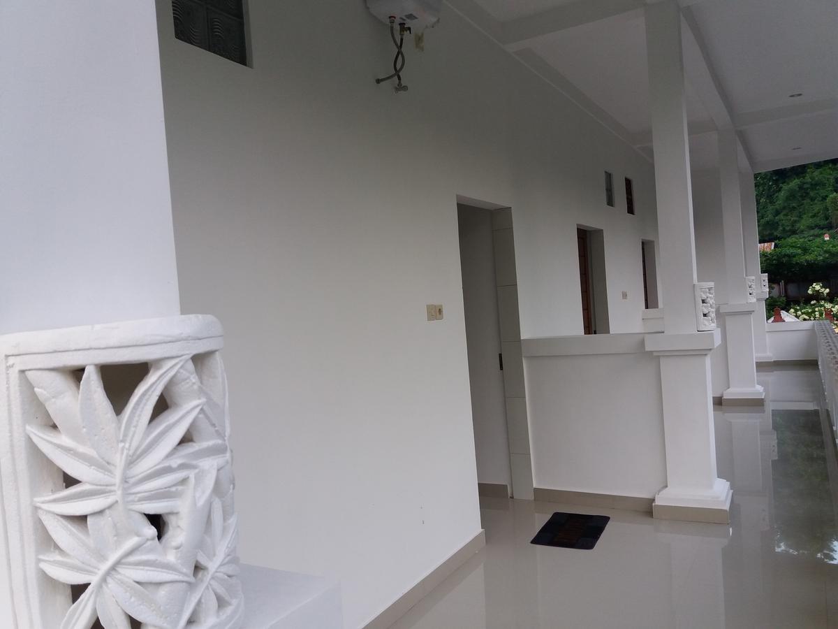 Warung Jemeluk & Home Stay آميدْ المظهر الخارجي الصورة